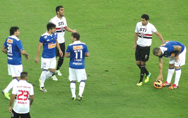 Cruzeiro e São Paulo (Foto: Tarcísio Badaró)