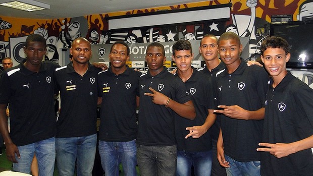 Botafogo dia do Goleiro comemoração (Foto: Marcos Silva / Divulgação Botafogo)