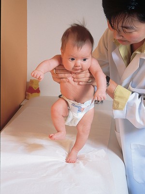 pediatra; bebê (Foto: Fernando Martinho/Paralaxis/Editora Globo)