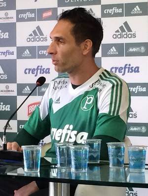 Prass não opina sobre Valdivia e vê equipe em construção até Brasileiro