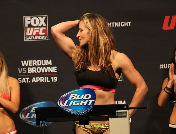 Miesha Tate pesagem UFC (Foto: Evelyn Rodrigues)