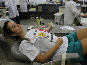 Laura diz que sempre quis doar sangue e gostou da iniciativa (Foto: Mirian Machado/ G1 MS)
