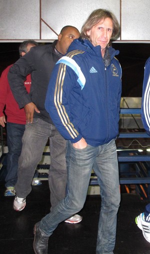 Gareca pede para trabalhar com jovens da base no elenco profissional