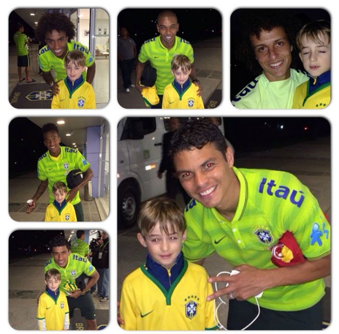 Filho de Cássio Reis com os jogadores da Seleção (Foto: Reprodução/Instagram)