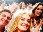 Famosos registram momentos de bastidores da gravação de fim de ano da Globo
