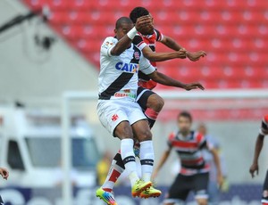 Santa Cruz x Vasco (Foto: Aldo Carneiro/Pernambuco Press)