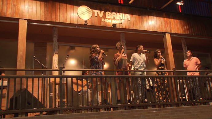Cantores baianos do 'The Voice Kids' se apresentam na Casa do Sol (Foto: TV Bahia)