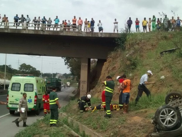 G Ve Culo Cai De Viaduto E Motorista Fica Ferido Na Br No Es