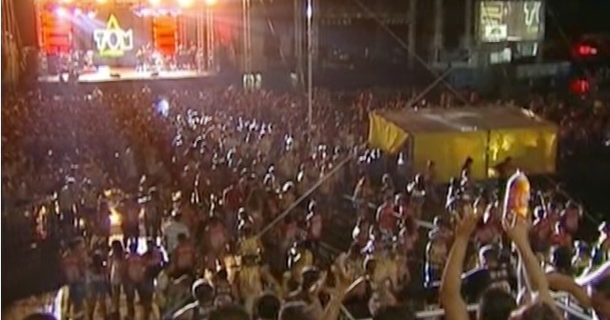 G1 Dupla sertaneja lança primeiro CD em show, na Festa da Manga, em Itaobim notícias em