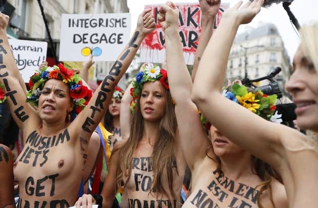 Centro Femen fica no antigo teatro Lavoir Moderne Parisien, em Paris (Foto: AFP)
