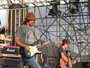 Em clima de praia, Armandinho faz show e anima o público do Planeta