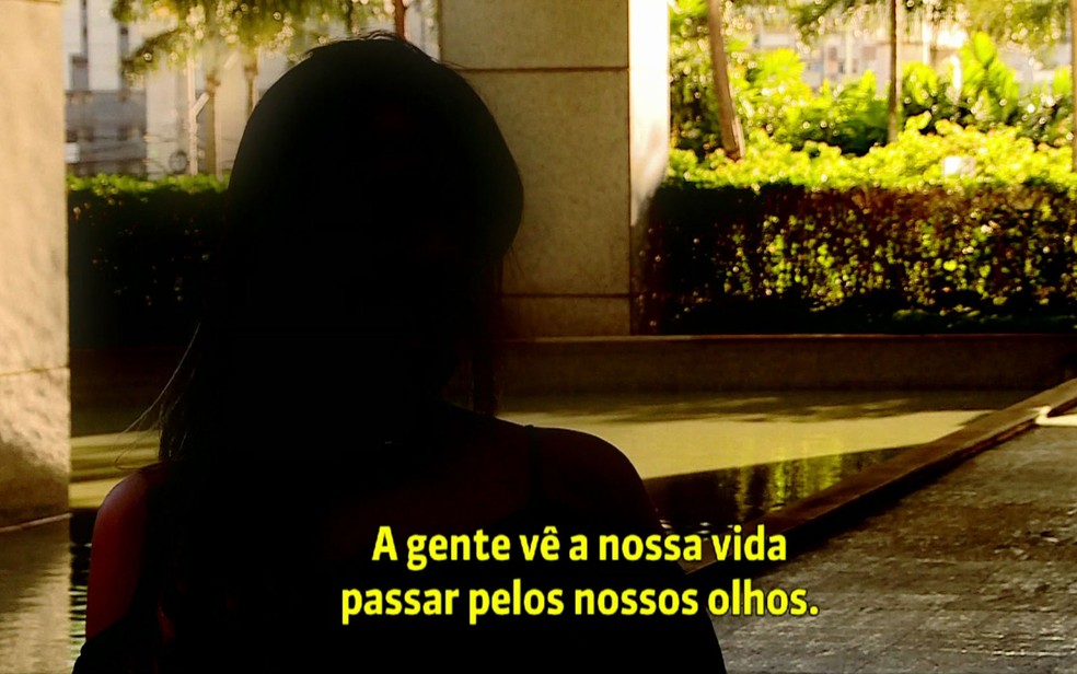 Vítima de sequestro-relâmpago relata o medo que passou na mão dos bandidos (Foto: GloboNews/Reprodução)