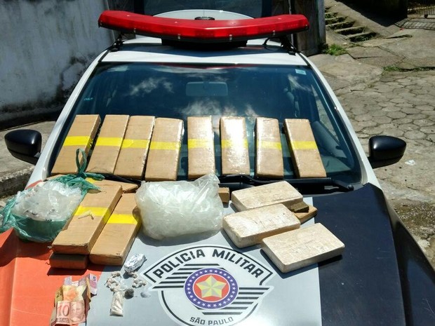 PM apreendeu quase 20 Kg de droga em Caraguatatuba (Foto: Divulgação/ Polícia Militar)