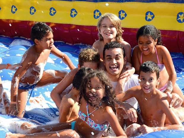 Colônias de férias trazem opções divertidas para as férias escolares em Goiânia, Goiás (Foto: Alex Malheiros/Sesi)