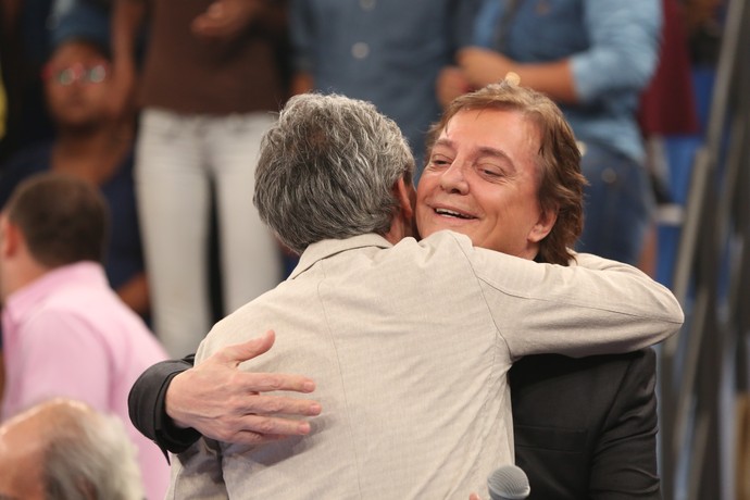 Fábio Jr. recebe um abraço do amigo Serginho Groisman (Foto: Carol Caminha/Gshow)