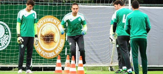 Fernando Prass treino goleiros Palmeiras (Foto: Marcos Ribolli / Globoesporte.com)
