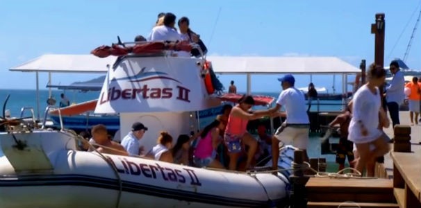 Passeio de barco pelos mares de Búzios  (Foto: Reprodução/ Rede Globo)
