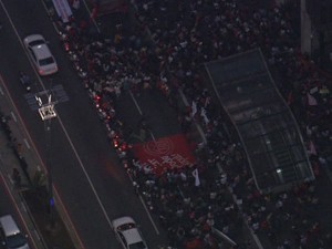 Manifestação na Av. Paulista na tarde desta sexta (14) (Foto: Reprodução/TV Globo)