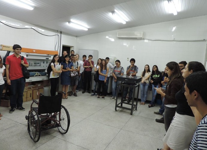 Alunos do IFRJ de Volta Redonda desenvolveram cadeira de rodas (Foto: Divulgação/ IFRJ - Campus Volta Redonda)