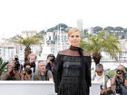 Veja o estilo de famosas como Charlize Theron em Cannes