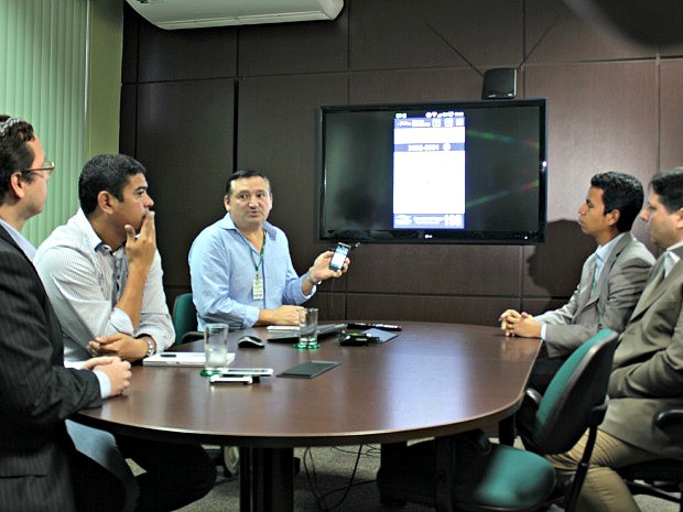 Equipe da Prodam responsável pela criação do portal e aplicativo do Programa Ronda no Bairro destacou possibilidade das ferramentas, em Manaus (Foto: Adneison Severiano G1/AM)