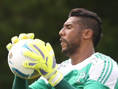 Possível substituto de Prass, Aranha desconversa: Estou chegando agora