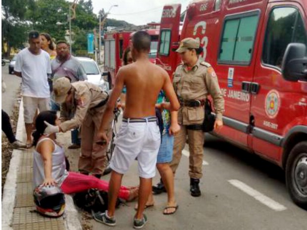 G Motociclista Fica Ferida Ap S Sofrer Acidente Em Volta Redonda Rj