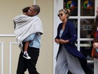Beyoncé e Jay-Z levam a pequena Blue Ivy ao cinema