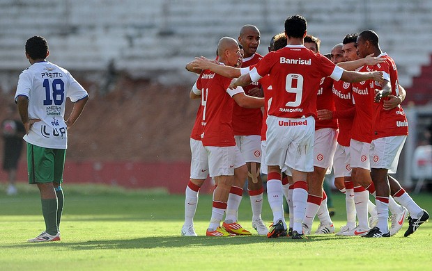 Jogadores internacional datolo gol veranópolis (Foto: Edu Andrade / Agência Estado)