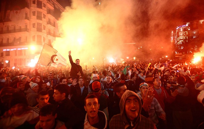 torcida Argélia comemoração classificação Copa do Mundo  (Foto: Reuters)