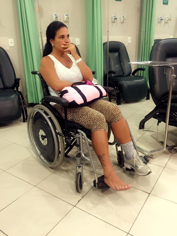 Solange Gomes quebra o tornozelo  (Foto: Arquivo Pessoal)