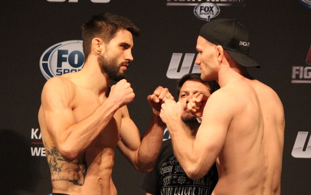 UFC Condit X Kampmann pesagem encarada  (Foto: Evelyn Rodrigues)