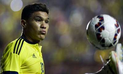 Timão recebe contraproposta do River e estuda nova investida por Teo