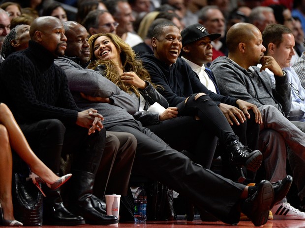 Beyoncé e Jay-Z em jogo de basquete em Los Angeles, nos Estados Unidos (Foto: Harry How/ Getty Images/ AFP)