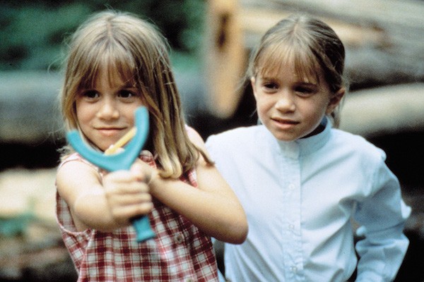 As irmãs Mary-Kate e Ashely Olsen quando crianças (Foto: Reprodução)