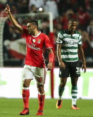 Salvio comemora gol do Benfica contra o Sporting (Foto: EFE/EPA/MIGUEL A. LOPES)