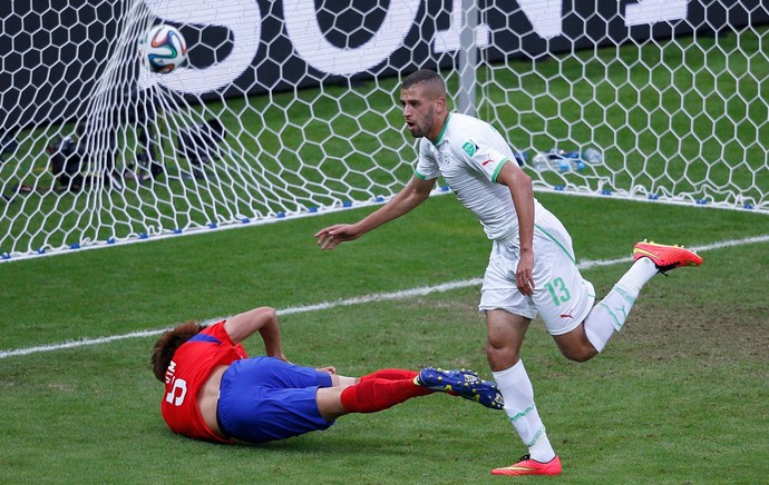 Islam Slimani gol Argélia x Coreia (Foto: Reuters)