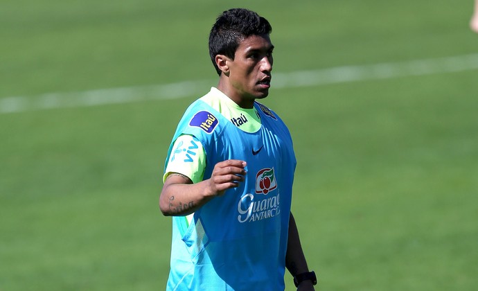 Paulinho no treino da Seleção (Foto: Mowa Press) Paulinho no treino da Seleção (Foto: Mowa Press)