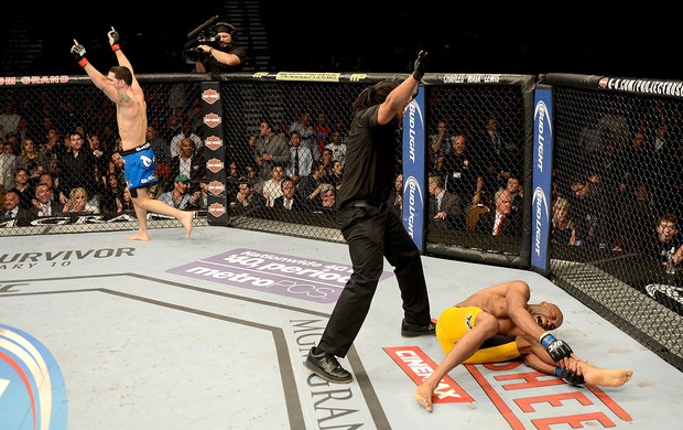 Anderson Silva e Chris Weidman luta UFC Las Vegas (Foto: Getty Images)