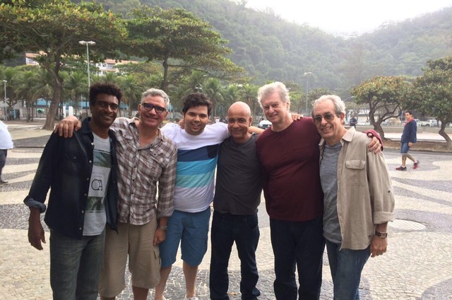 Gustavo Mendes e os integrantes do 'Casseta & Planeta' (Foto: Divulgação)