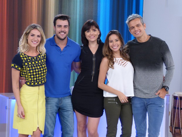 Time de apresentadores do Vídeo Show posa no estúdio (Foto: Cristina Cople / TV Globo)