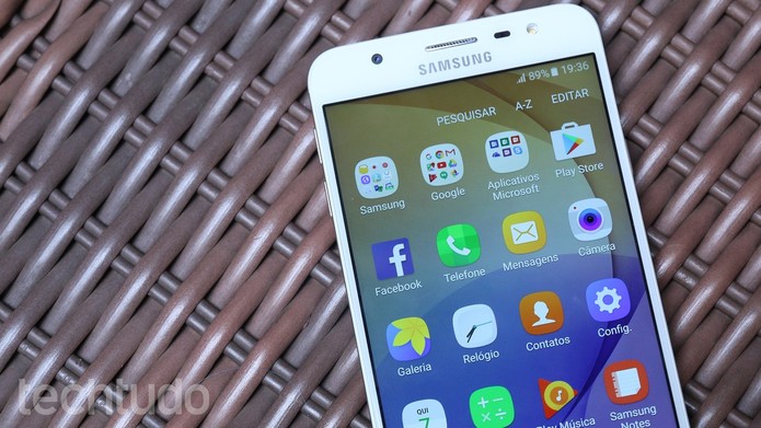 Galaxy J7 Prime tem processador octa-core e 3 GB de memória RAM (Foto: Aline Batista/TechTudo)