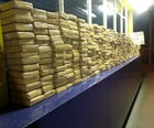 PRF acha 600 kg de maconha em carro roubado 
 (Divulgação/PRF)