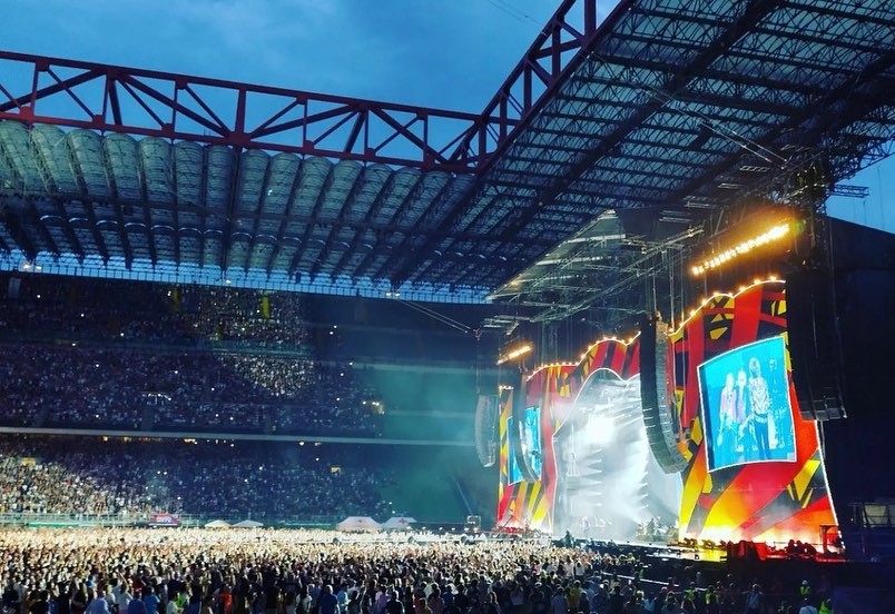Rolling Stones se apresenta no San Siro Stadium, na cidade de Milão, na Itália, após Mick Jagger se recuperar da Covid-19 (Foto: Reprodução/Instagram)
