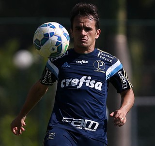 Por título e Libertadores, Lucas prega controle emocional no Palmeiras