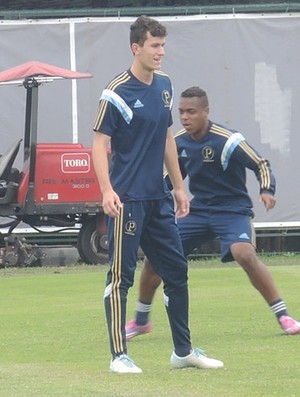 Surpreso com chance, Nathan agradece confiança de Lúcio e Dorival