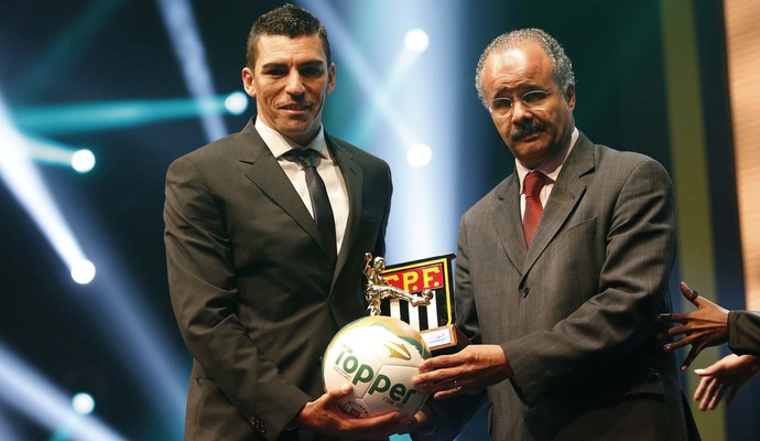 Premiado como um dos melhores do Paulista, Lúcio vê missão cumprida