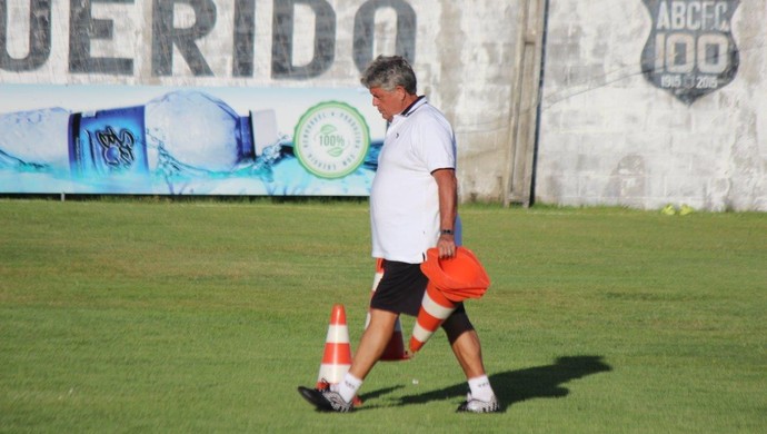 Geninho - técnico do ABC (Foto: Assessoria de Comunicação/ABC) Geninho - técnico do ABC (Foto: Assessoria de Comunicação/ABC)