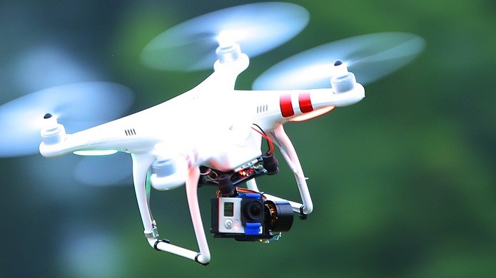 Gimbal sendo utiliado num drone Phantom (Foto:Reprodução/YouTube)