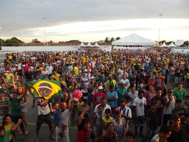 Multidão acompanhou o jogo (Foto: Ferreira Neto/G1)